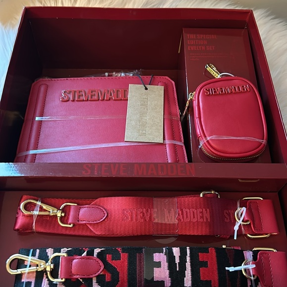 NIB Steve Madden Red (Evelyn) Gift Set - Special Edition - Christmas Gift 🎁 - Picture 12 of 13
